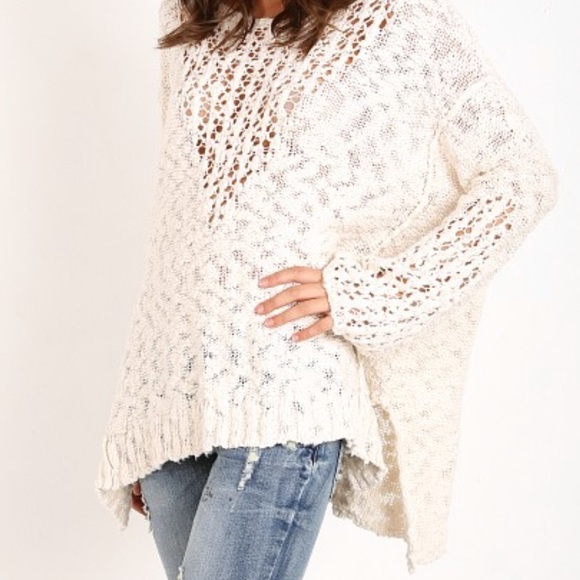 Free People Sweaters - NWOT FREE PEOPLE oversized cream sweater size S